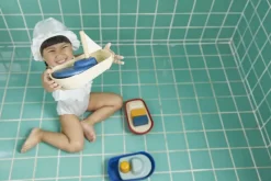 Plan Toys Barco De Vela Grande De 21 Cm - ^ Barcos, Juguetes Para El Agua Y La Playa
