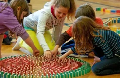 Pestas Boite De 500 Dominos - ^ Otros Juegos De Construcción