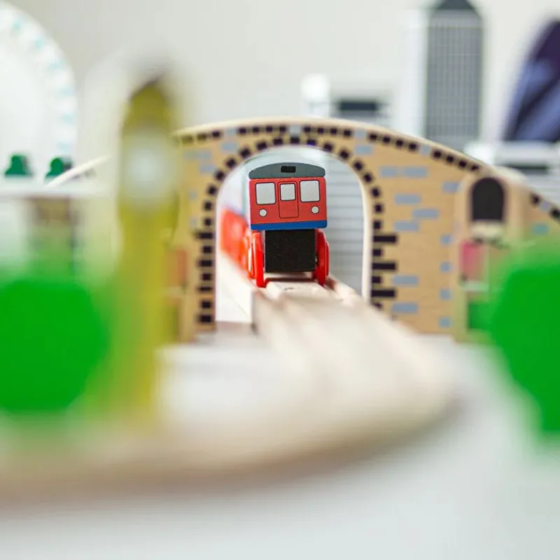 Bigjigs Toys Juego De Tren Ciudad De Londres - ^ Rutas Del Tren Brio