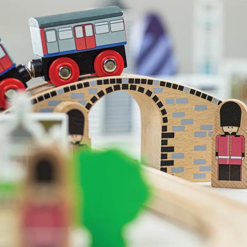 Bigjigs Toys Juego De Tren Ciudad De Londres - ^ Rutas Del Tren Brio