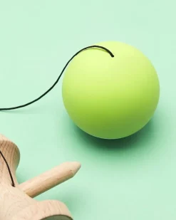 KROM Kendama Pop Verde Lima - ^ Diabolos Y Malabares
