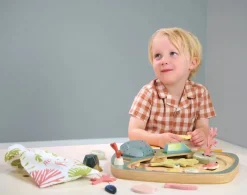 Tender Leaf Toys Mi Pequena Piscina De Rocas - ^ Juegos Montessori