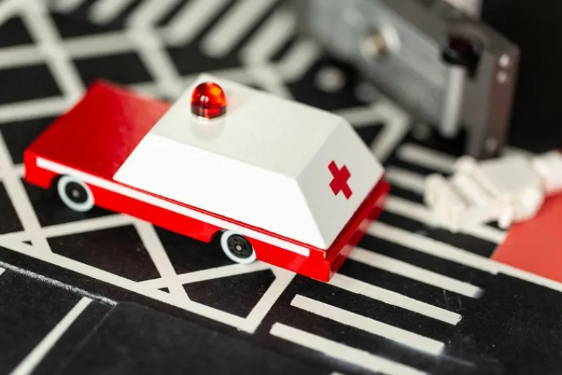 Candylab Toys Minambulancia - ^ Los Bomberos, La Policía