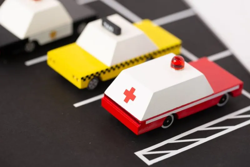 Candylab Toys Minambulancia - ^ Los Bomberos, La Policía