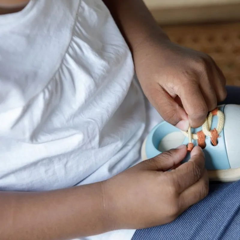 Plan Toys Zapato Con Cordones Tendresse - ^ Aprender Divirtiéndose